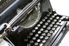 Návrat do 80. let. Starosta Náměště nařídil po kyberútoku revizi psacích strojů