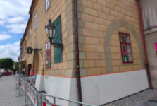 Obnova Staré radnice v Náměšti pokračuje. Letos se zaměřila na odvlhčení historického zdiva